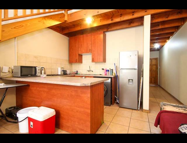2 BEDROOM APARTMENT FOR SALE IN HALFWAY HOUSE